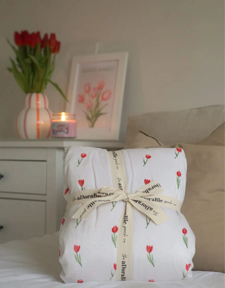 Supersize Soft Blanket Timeless Tulips