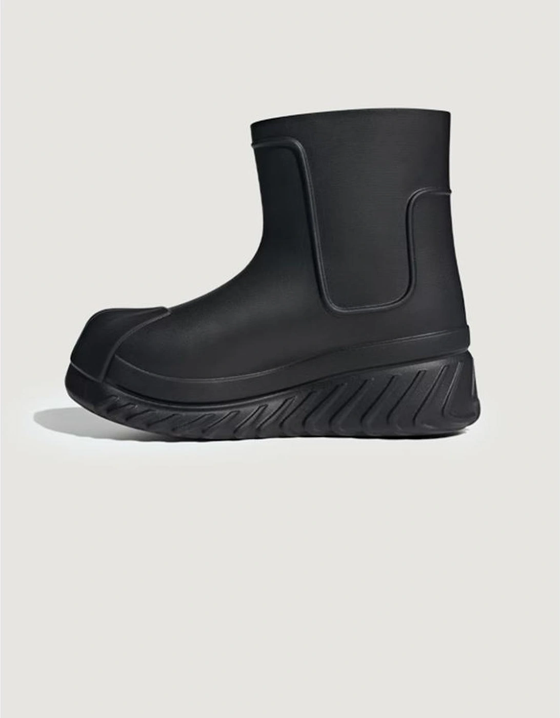 Womens Boots with 4cm Heel - Black