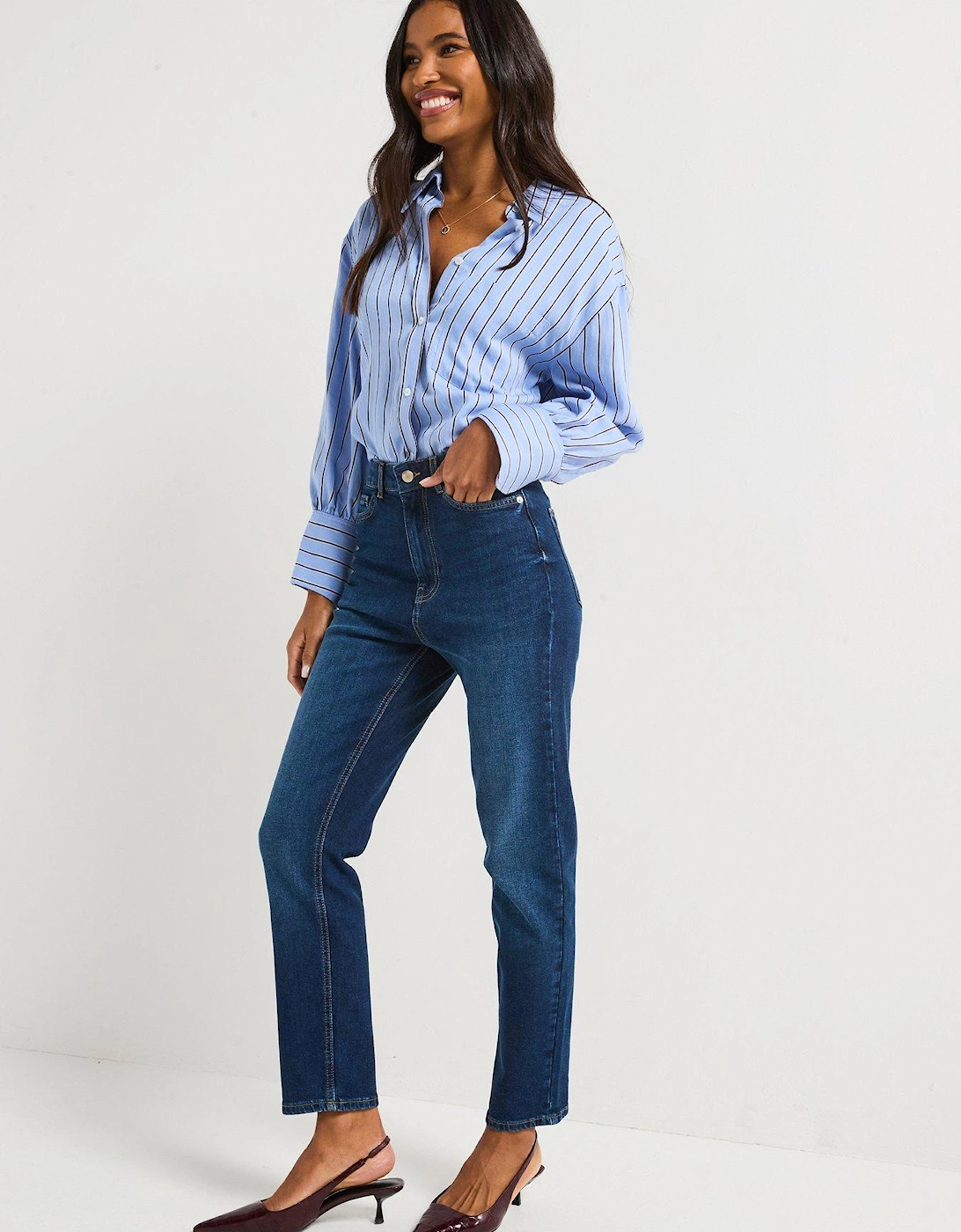 Comfort Girlfriend Straight Leg Jeans - Dark Wash