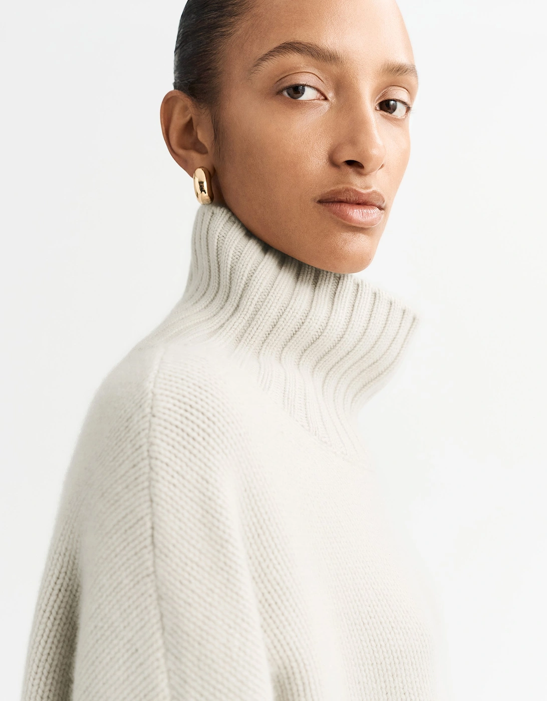 Girlfriend Turtleneck Cashmere Jumper