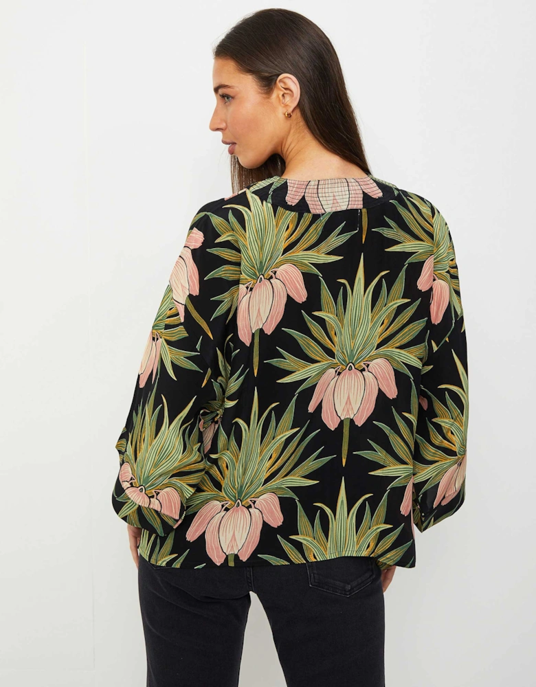 Deco Bud Black Crepe Kimono