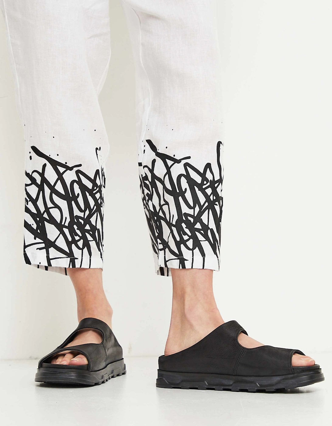 Linen Printed Cropped Trousers