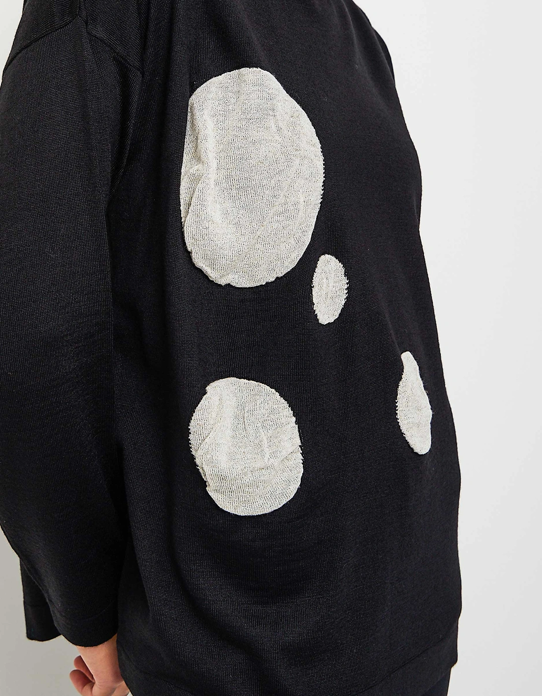 Circle Detail Jumper