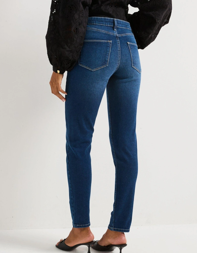 Relaxed Skinny Jeans - Dark Wash