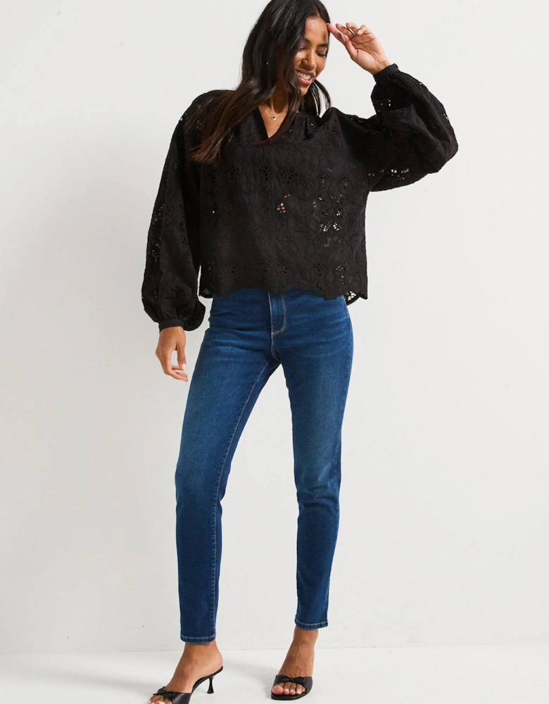 Relaxed Skinny Jeans - Dark Wash