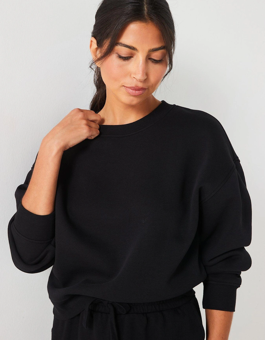 The Essential Crew Neck Sweat - Black