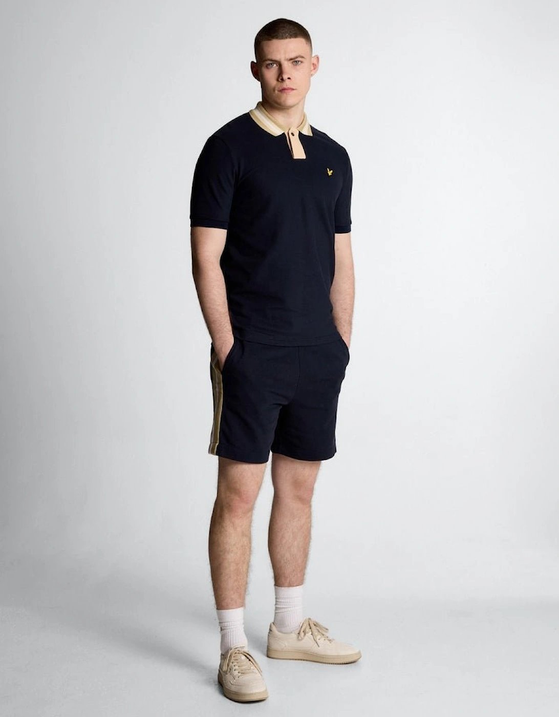 Lyle And Scott Men's Navy Contrast Taped Sweat Shorts  37/36/32 Xl