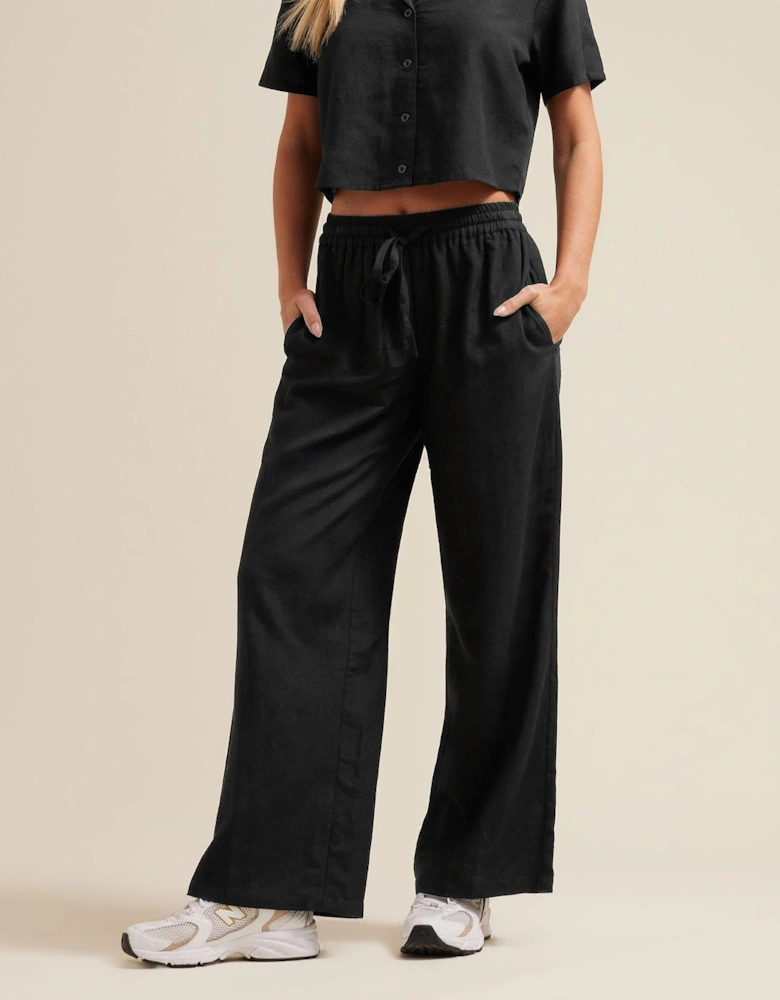 Petite Wide Leg Trouser