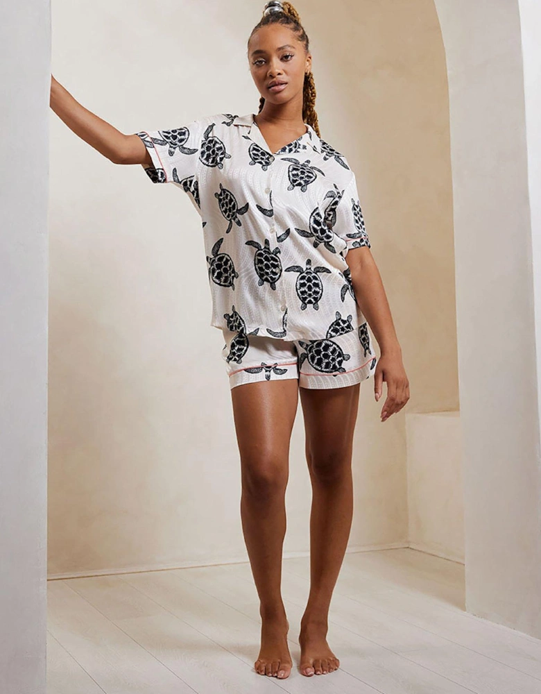 Turtle Printed Short Pyjama Set - Off White