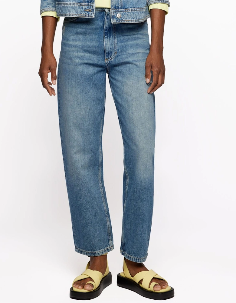 Modern Straight-Fit Jeans