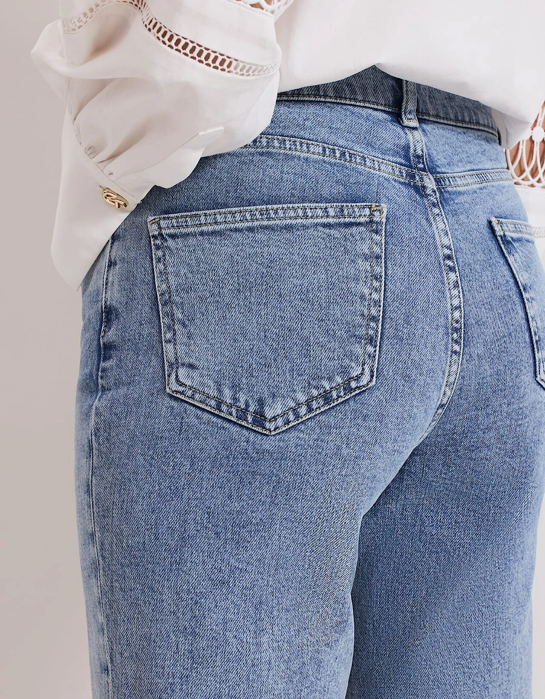Lexi Mid Wash Crop Straight Jean