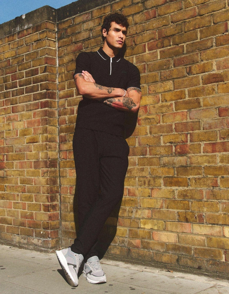 Skinny Muscle Fit Ribbed Joggers - Black