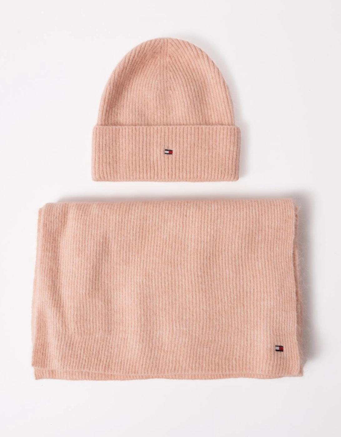 Women's Tommy Hilfiger Essential Flag Fuzzy Womens Beanie & Scarf Gift Set - Pink Bloom - Size: ONE size