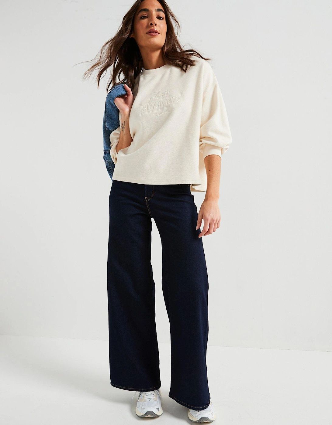 Graphic Leo Crewneck Sweatshirt - White