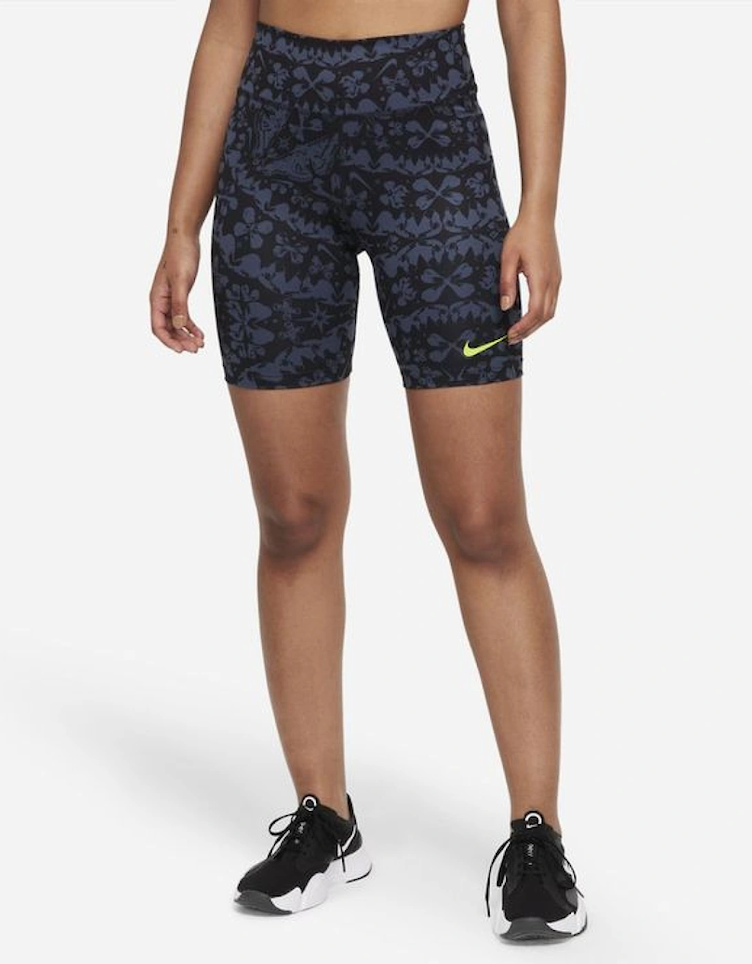 Women's Nike Women's Black 'Recreation Club' Mid-rise 7" Shorts - Size: LARGE