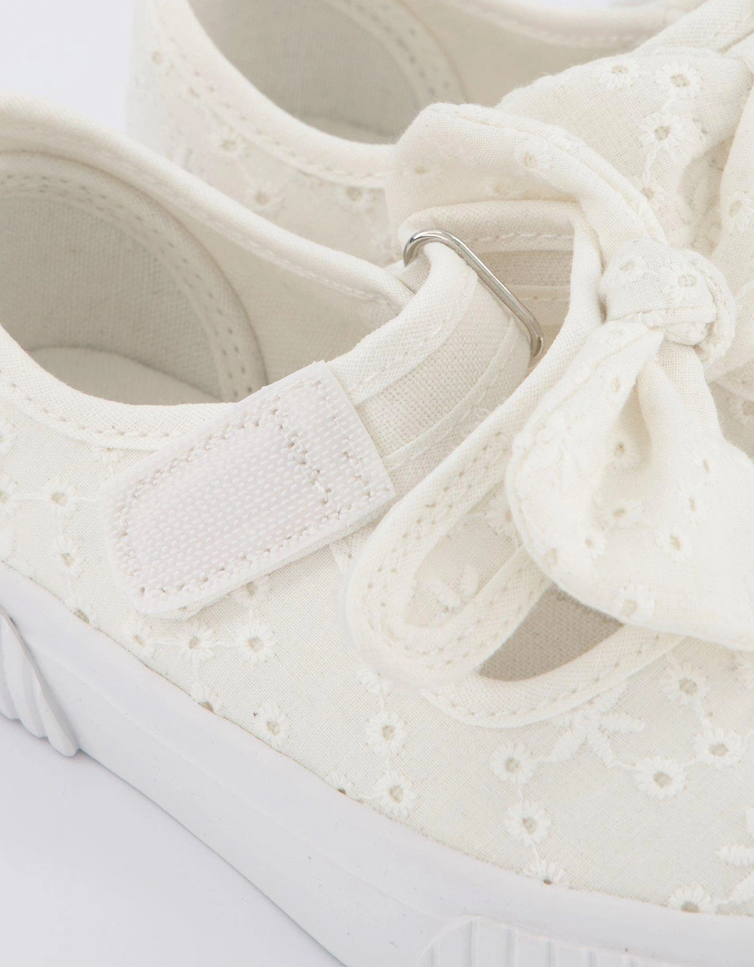 Girls Broderie Bow Mary-Jane Pump - White