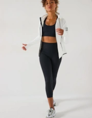 Thumbnail 5 of 6