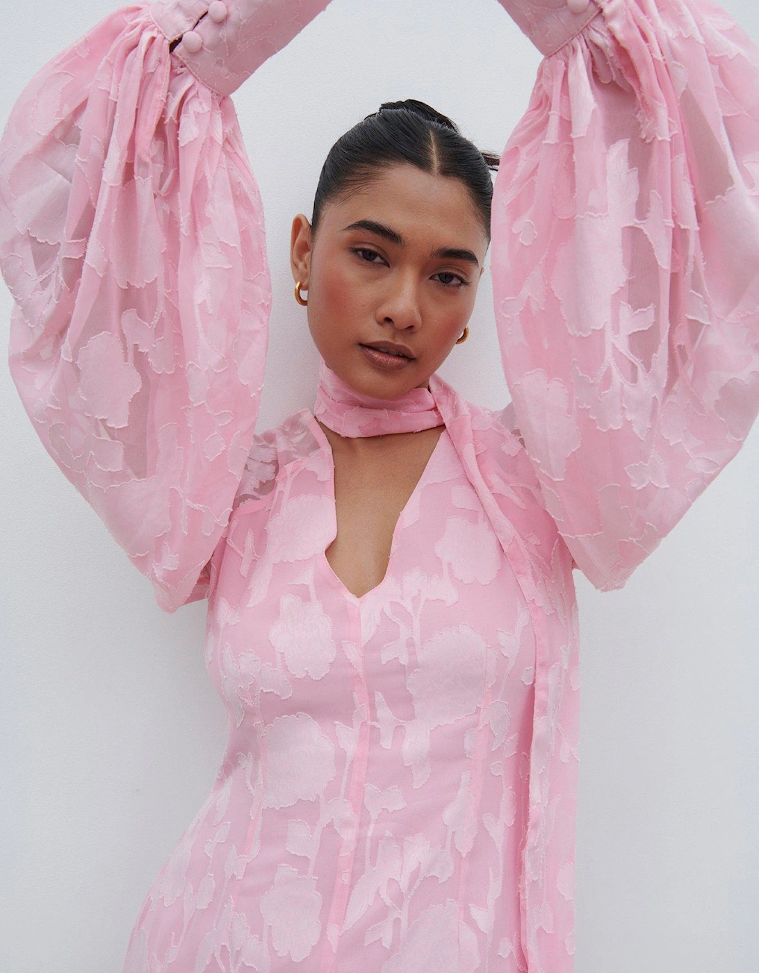 Sadie Jacquard V Neck Dress - Pink
