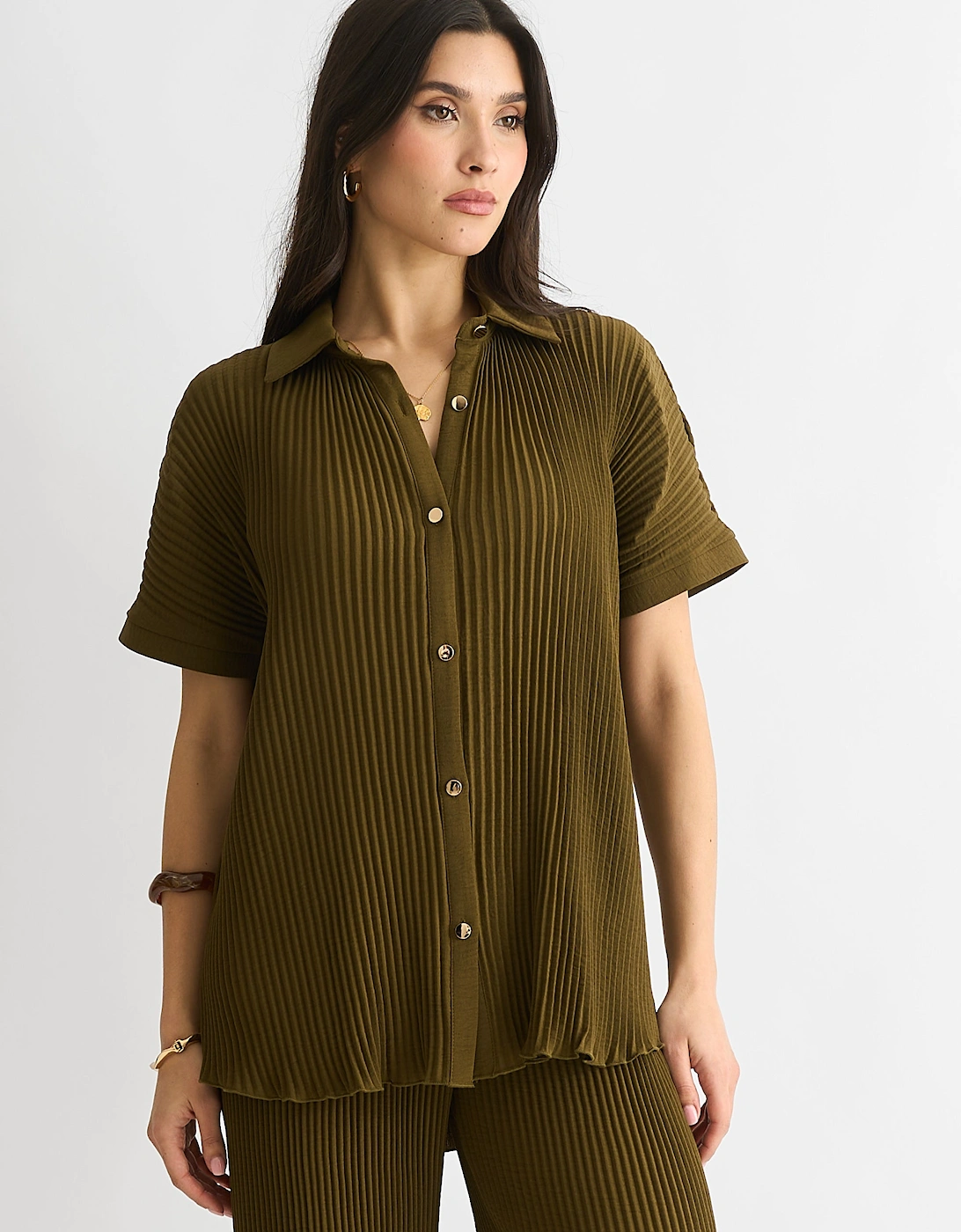 Gini London Gini London Women's Olive Plisse Short Sleeve Oversized Shirt - Tan