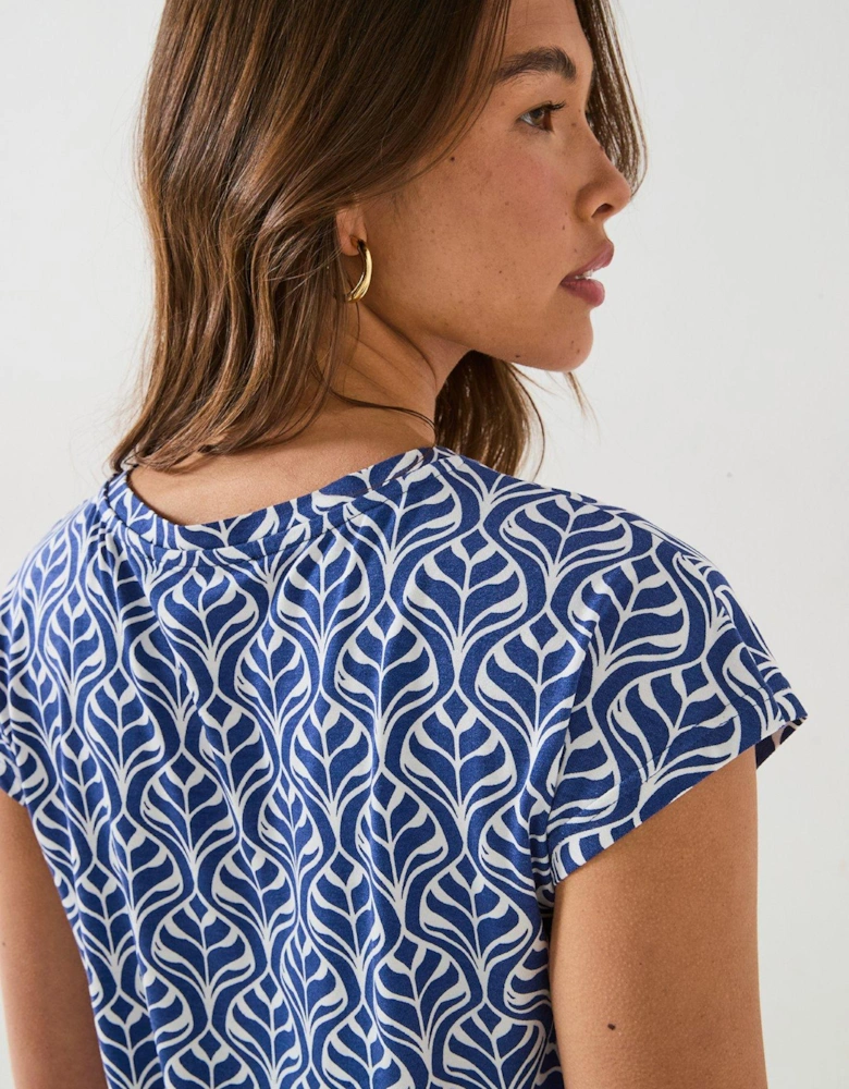 The Essential V Neck Print Leaf T-Shirt - Blue