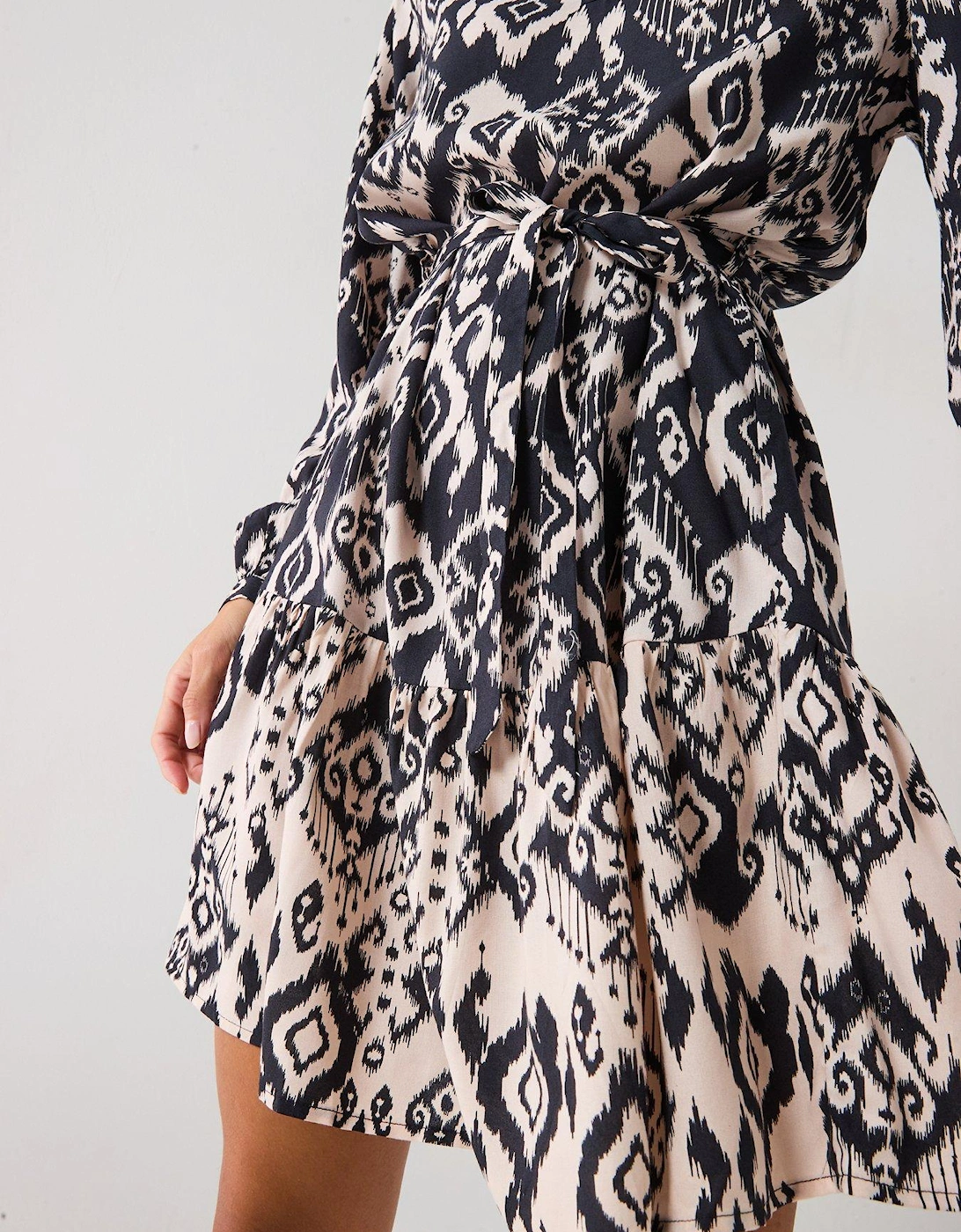 Printed Long Sleeve Mini Dress - Black