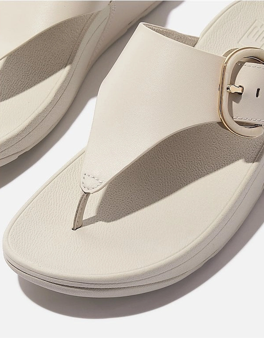 Womens Lulu Resin-Buckle Leather Toe-Post Sandals