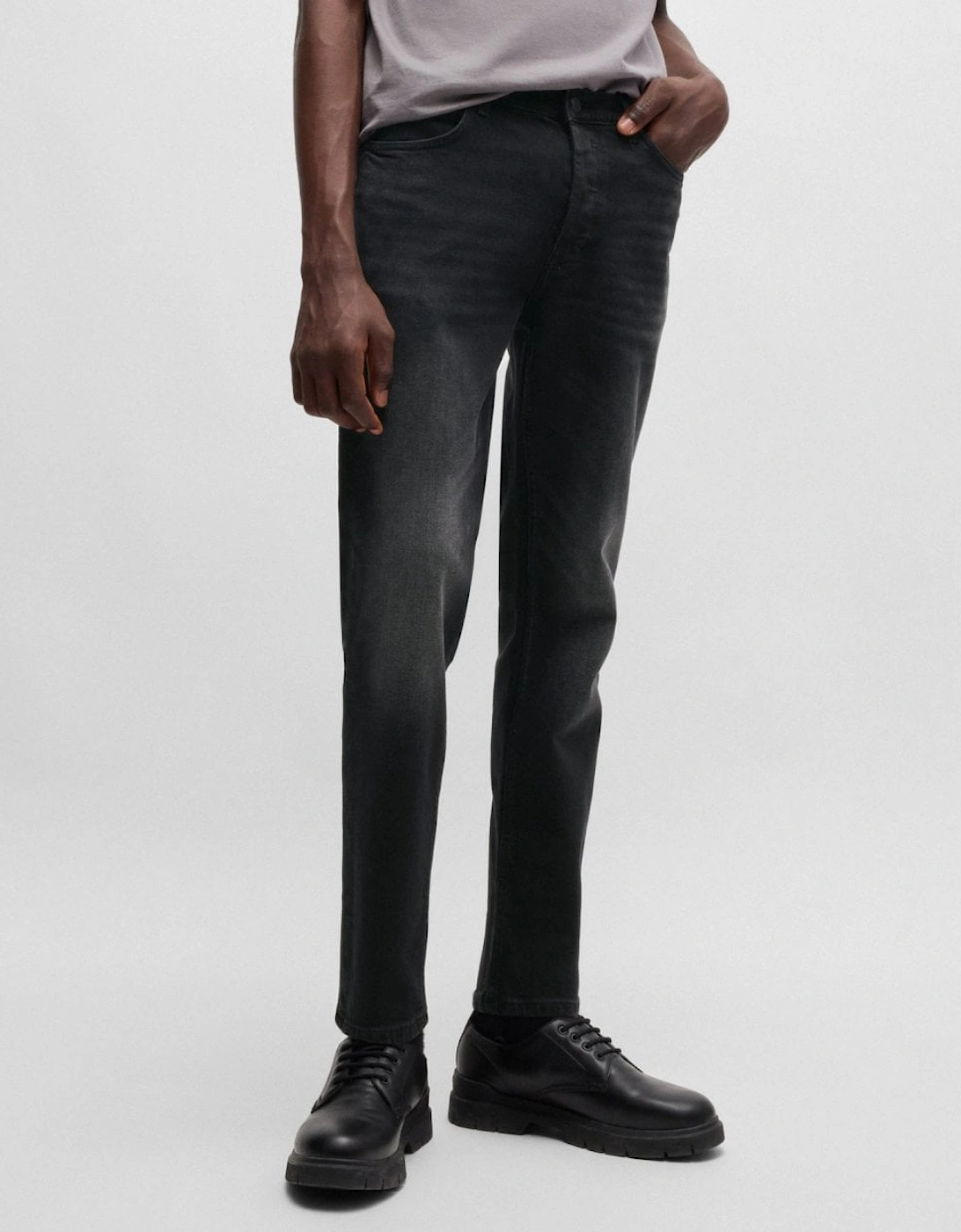 Hugo Boss Men's Black Hugo 634 Tapered-Fit Jeans In Stretch Denim - 005 - Size: 32/34