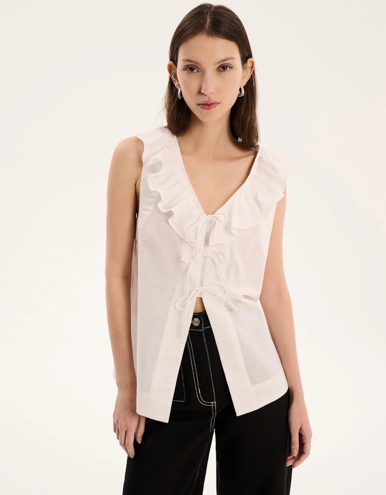 Rachael Frill Collar Sleeveless Blouse in White
