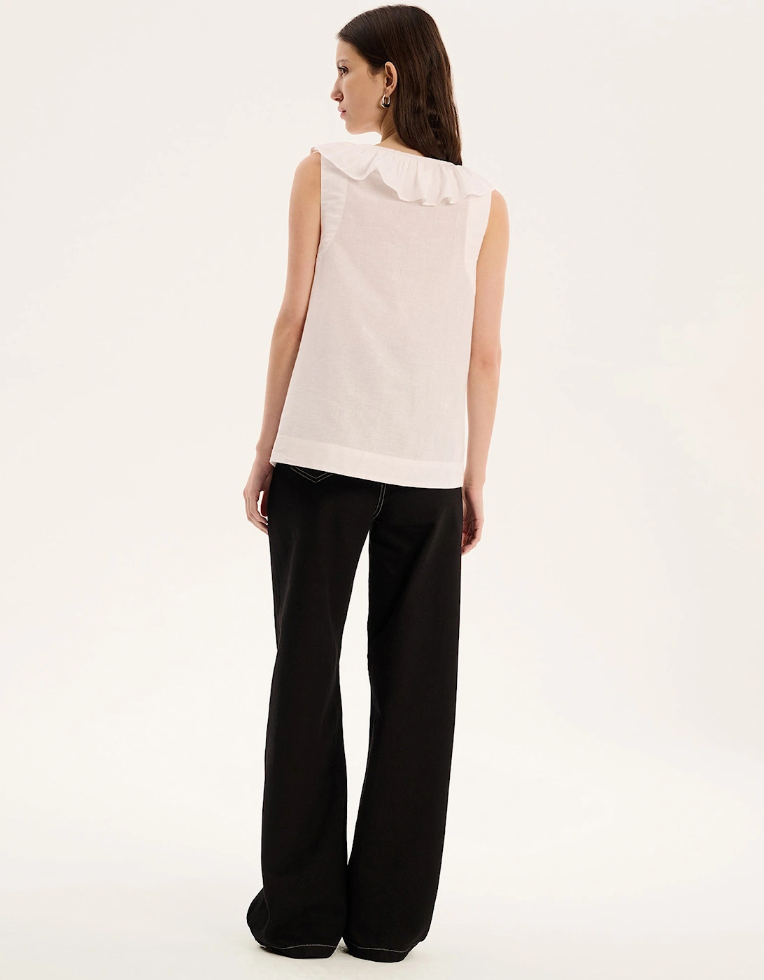 Rachael Frill Collar Sleeveless Blouse in White