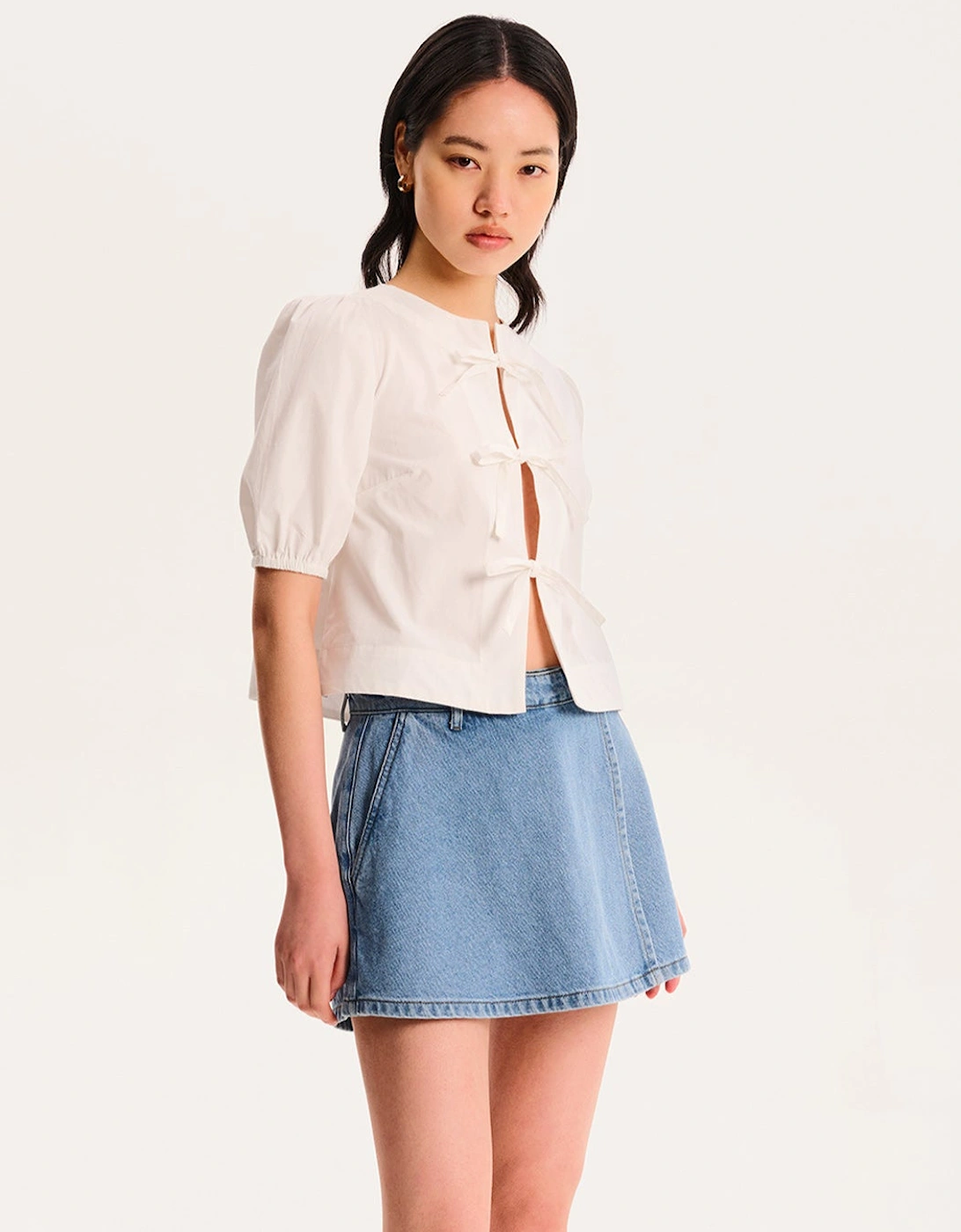 Parker Short  in Light Wash