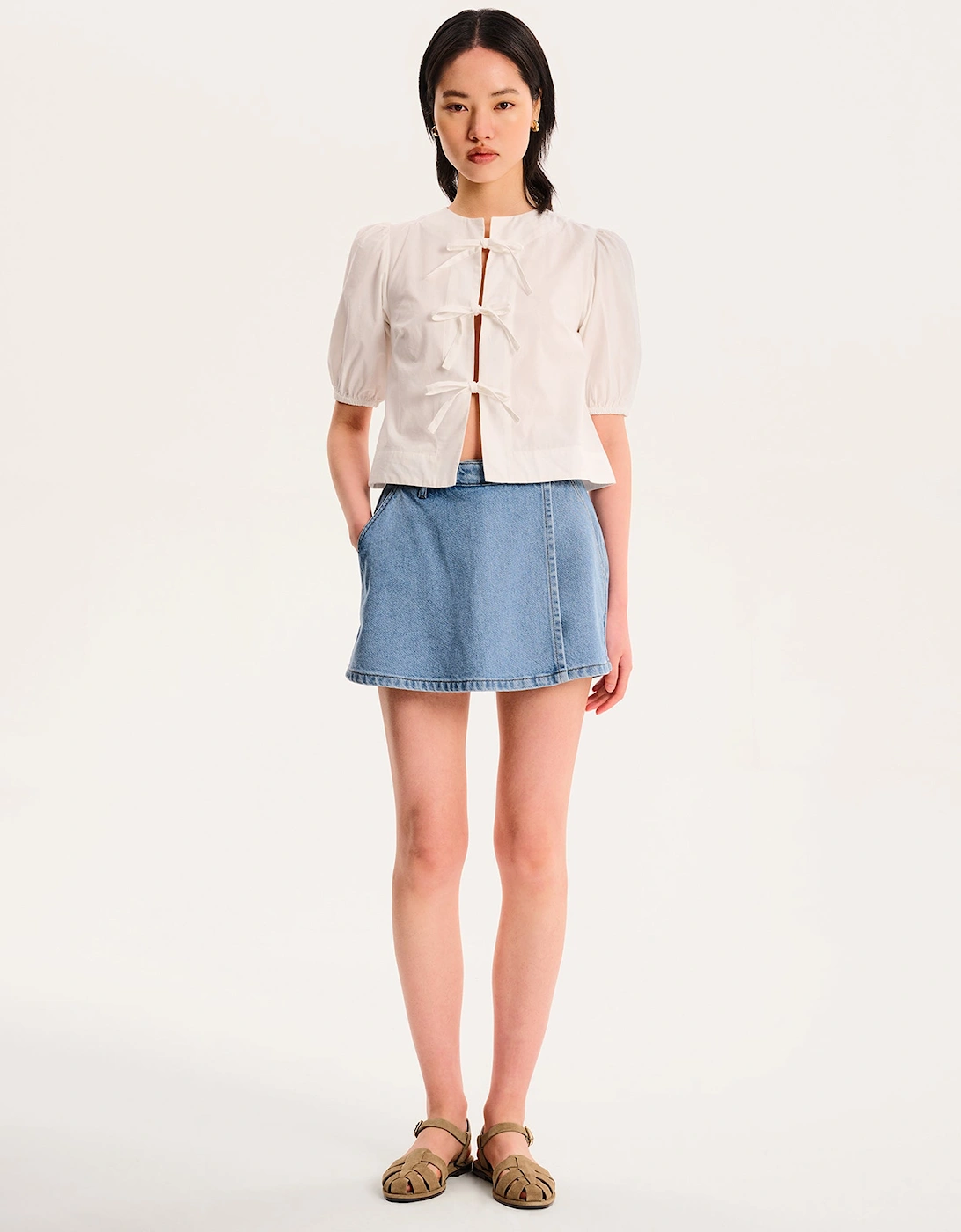 Parker Short  in Light Wash