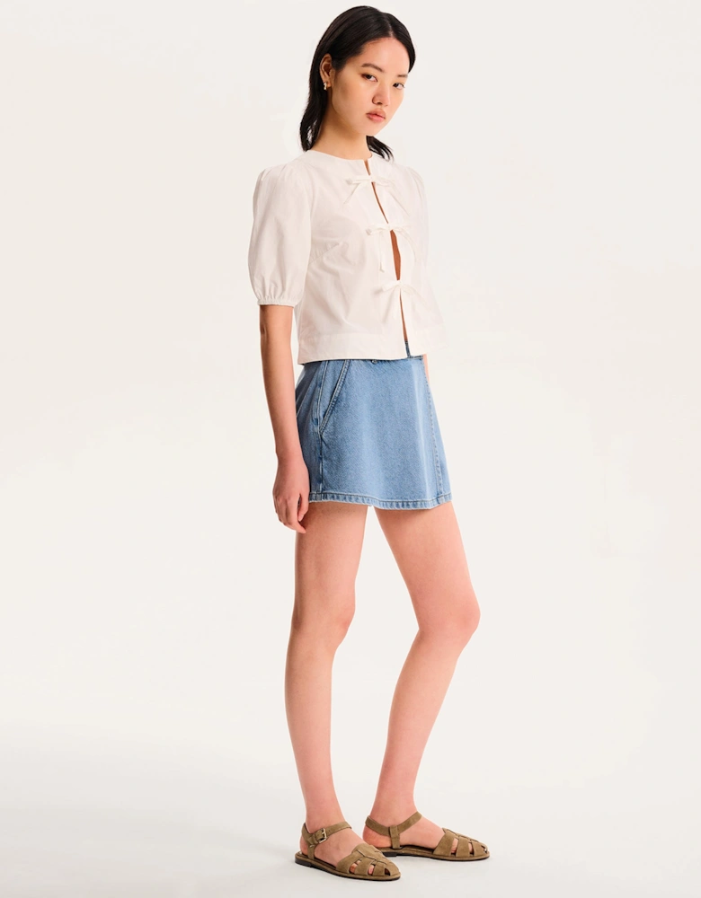 Parker Short  in Light Wash