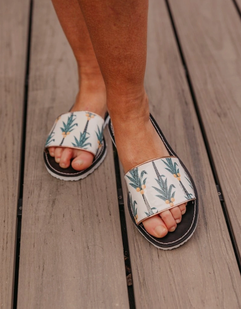 Coconut Printed Slide & Clutch Set