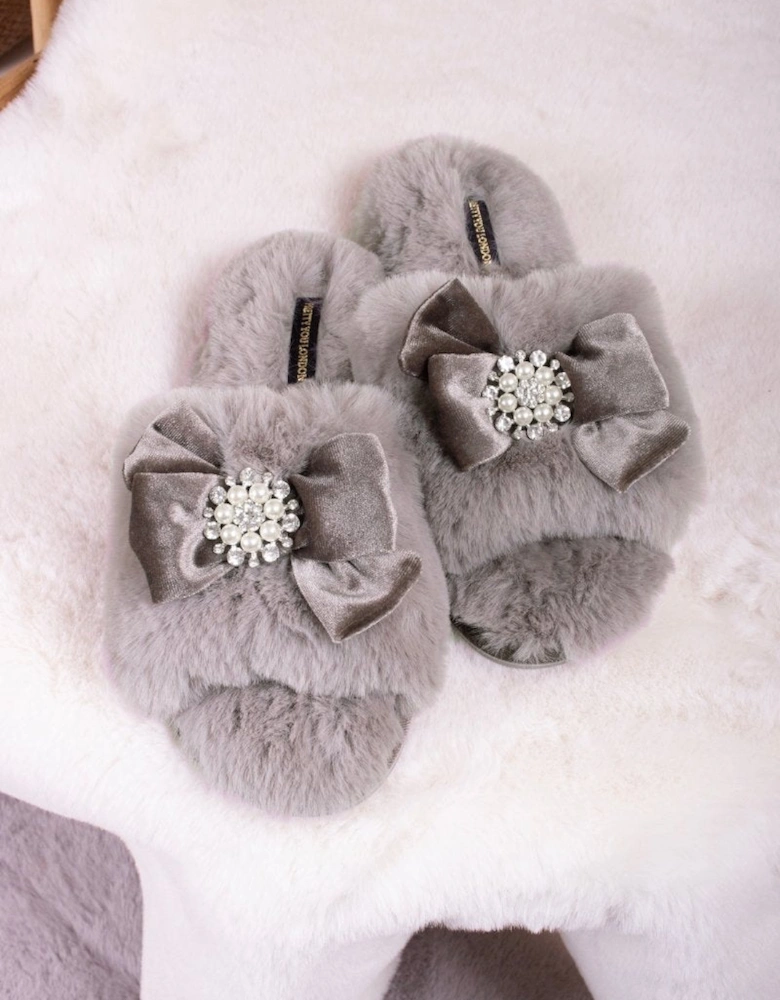 Anya in Mink