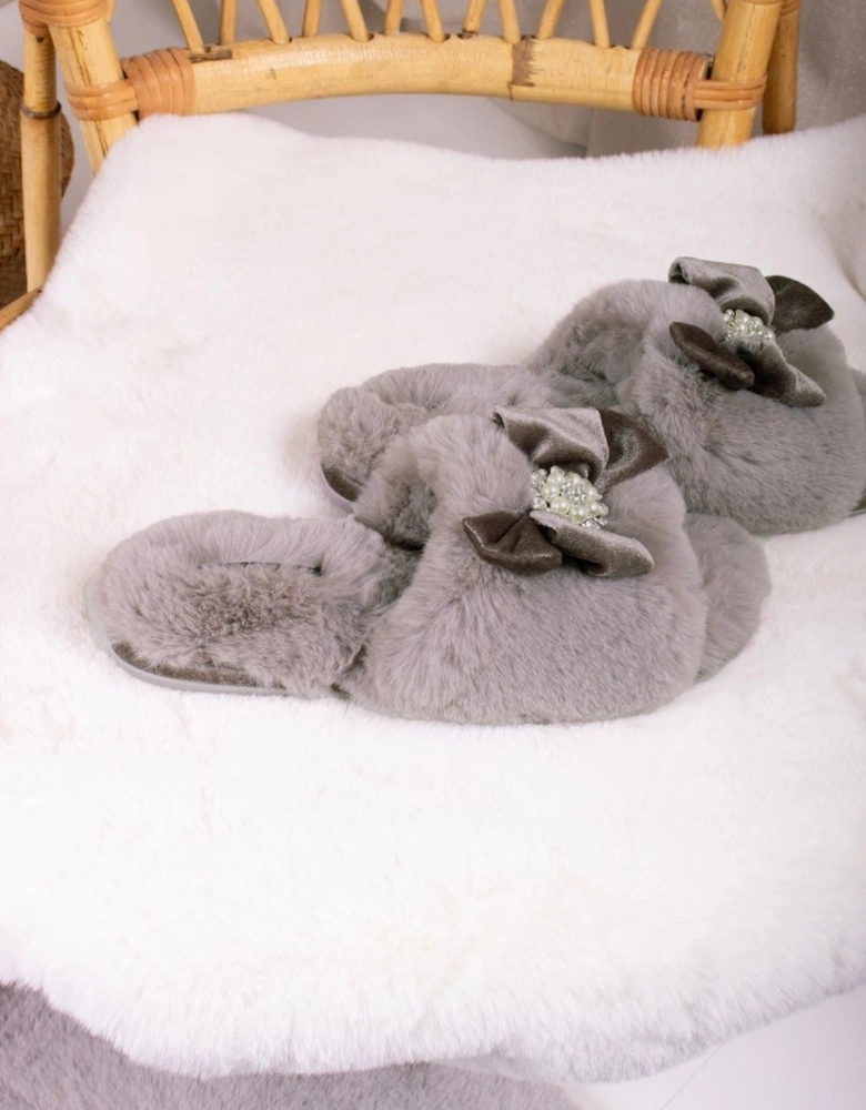 Anya in Mink
