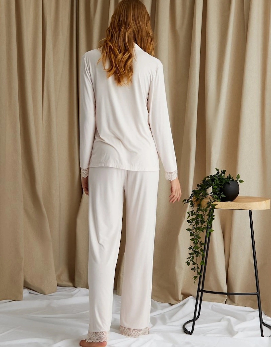Bamboo Lace Pyjama Set in Powder Puff