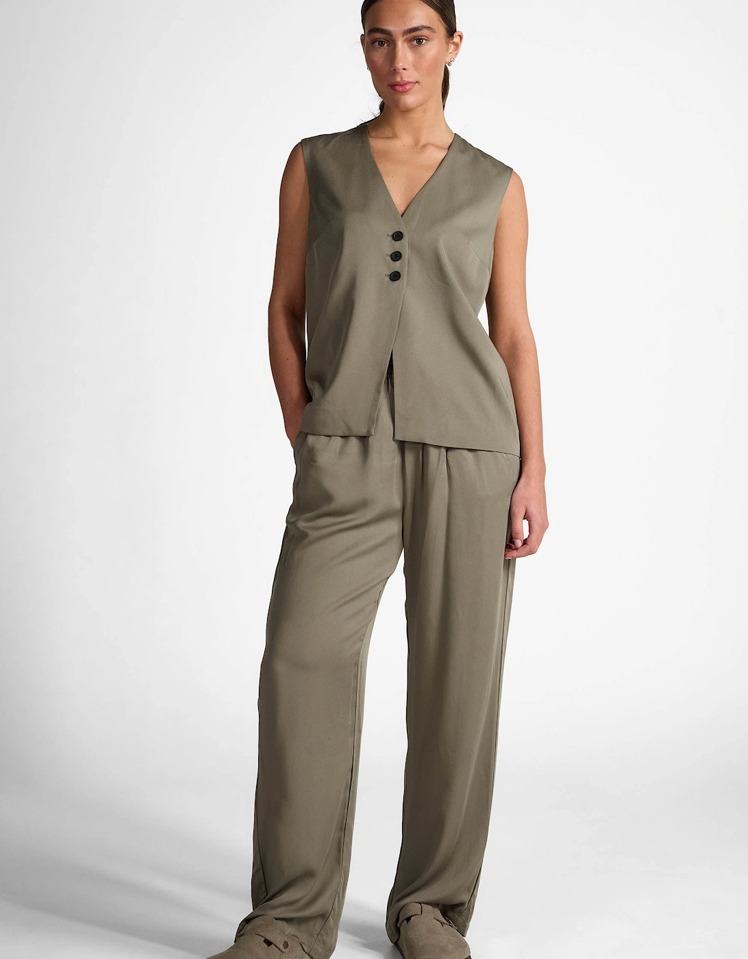 Tutti & Co Women's Tan Gold Trousers - Size: 8/32In