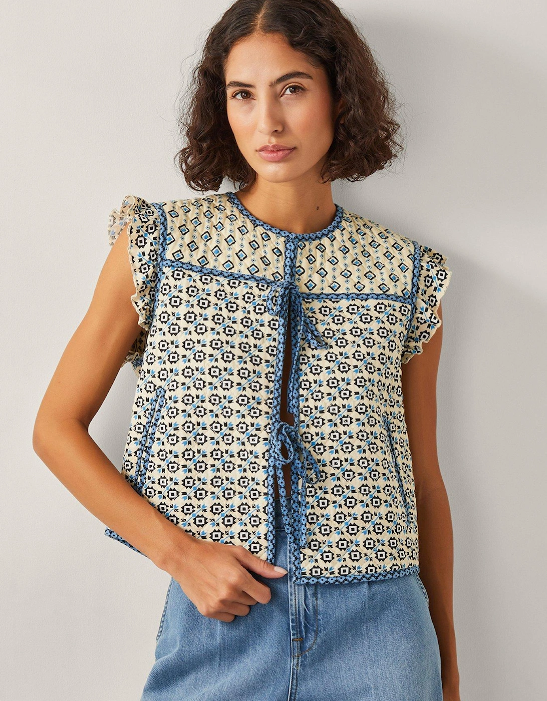 Judy Geo Quilt Gilet - Ivory, 2 of 1