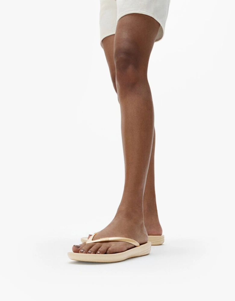 IQUSHION Womens Flip Flops Gold
