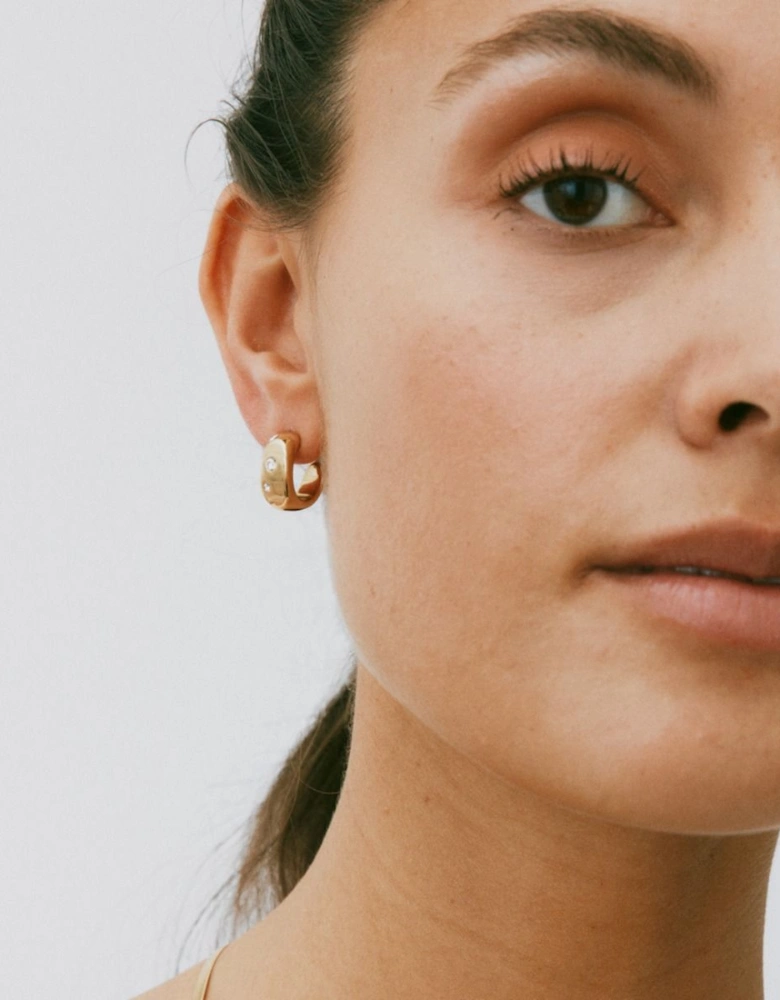 Selena hoops in gold