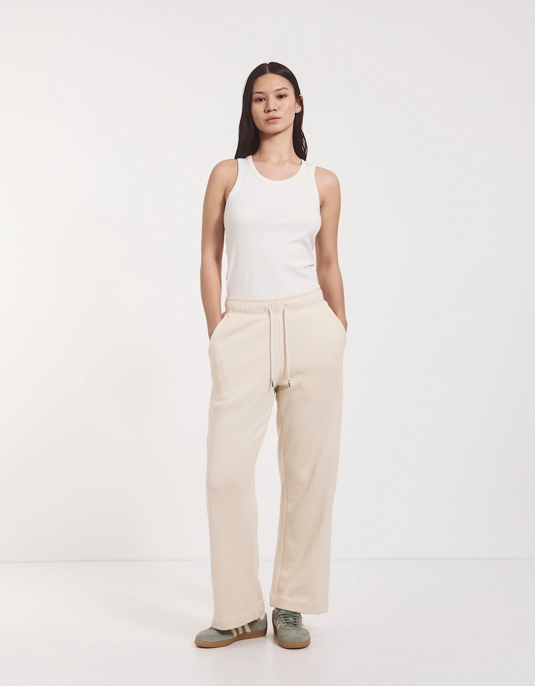 Signature Straight Leg Sweatpant in Cream, 5 of 4