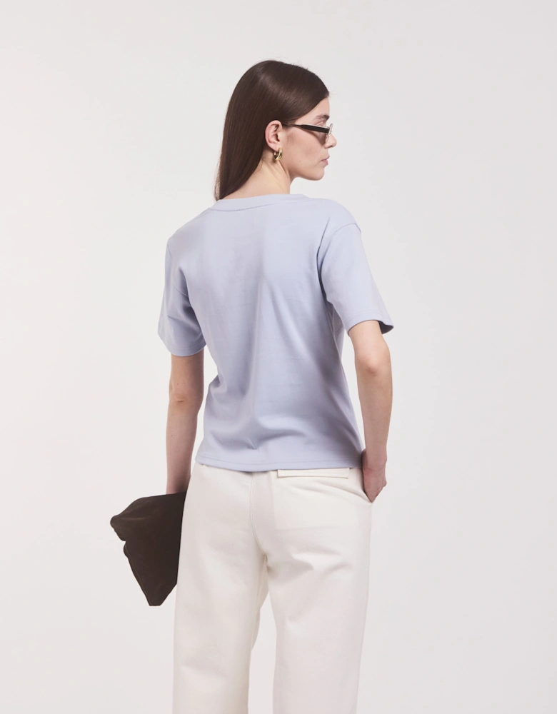 Signature V Neck T-shirt in Sky