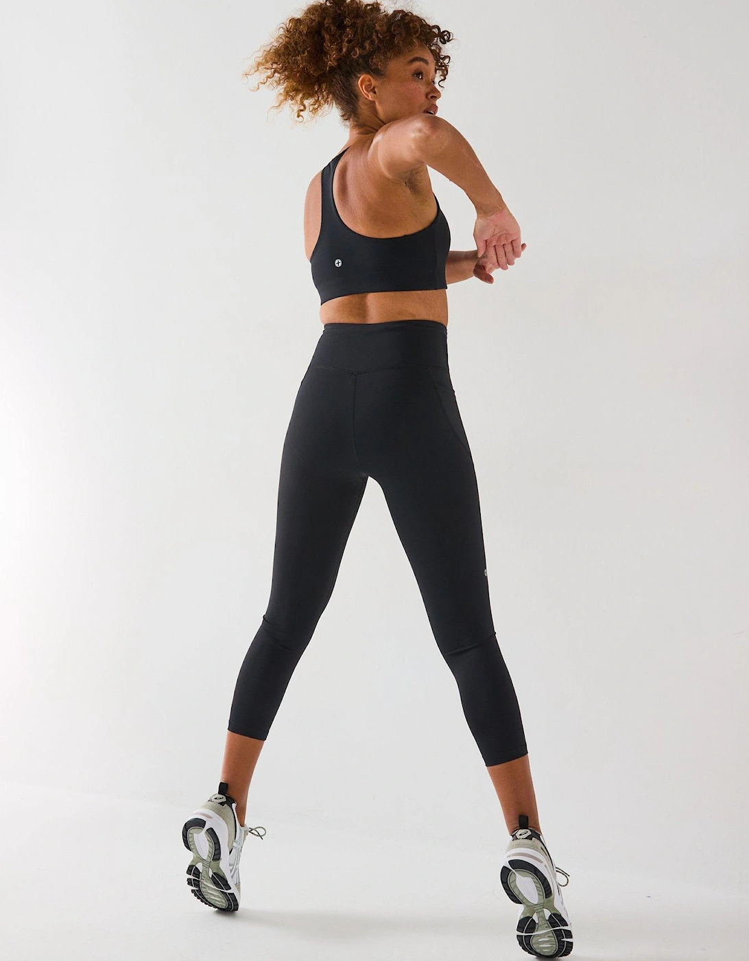 Womens Training Relentless Bra - Black