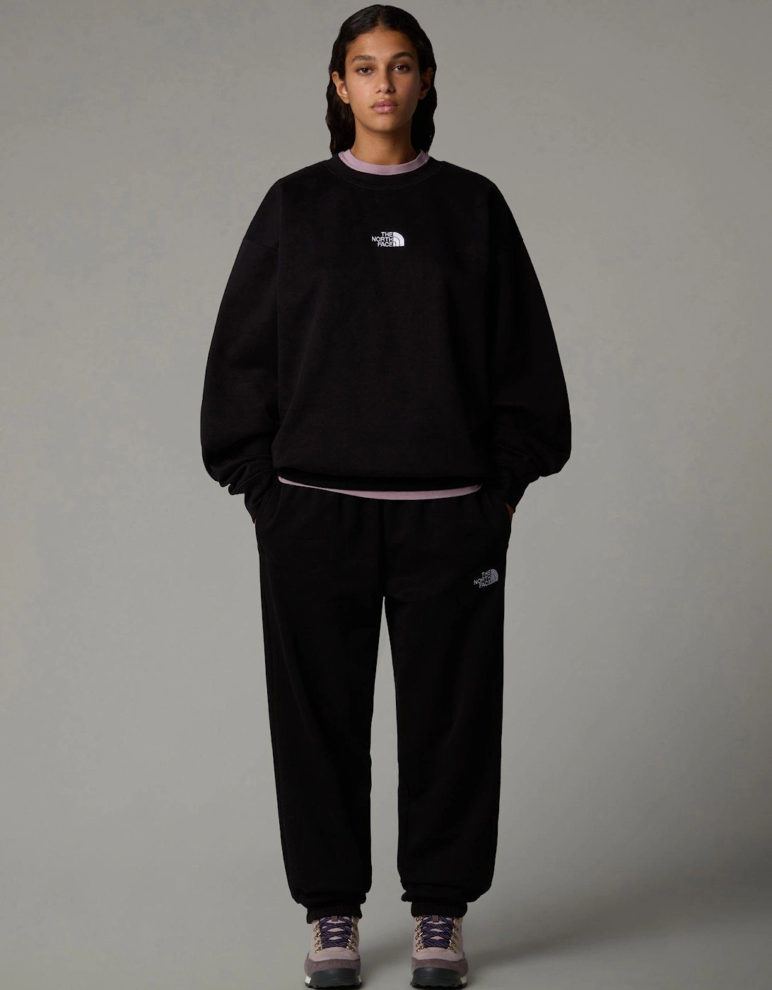 Women's Essential Oversized Crew Sweatshirt - Black