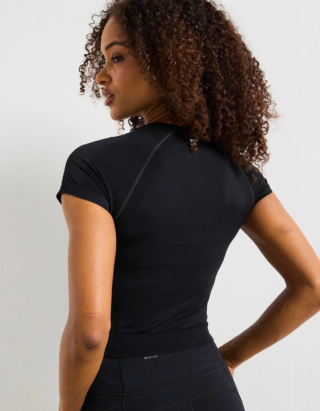 Womens Athlete Crop Seamless Workout Training T-Shirt - Black