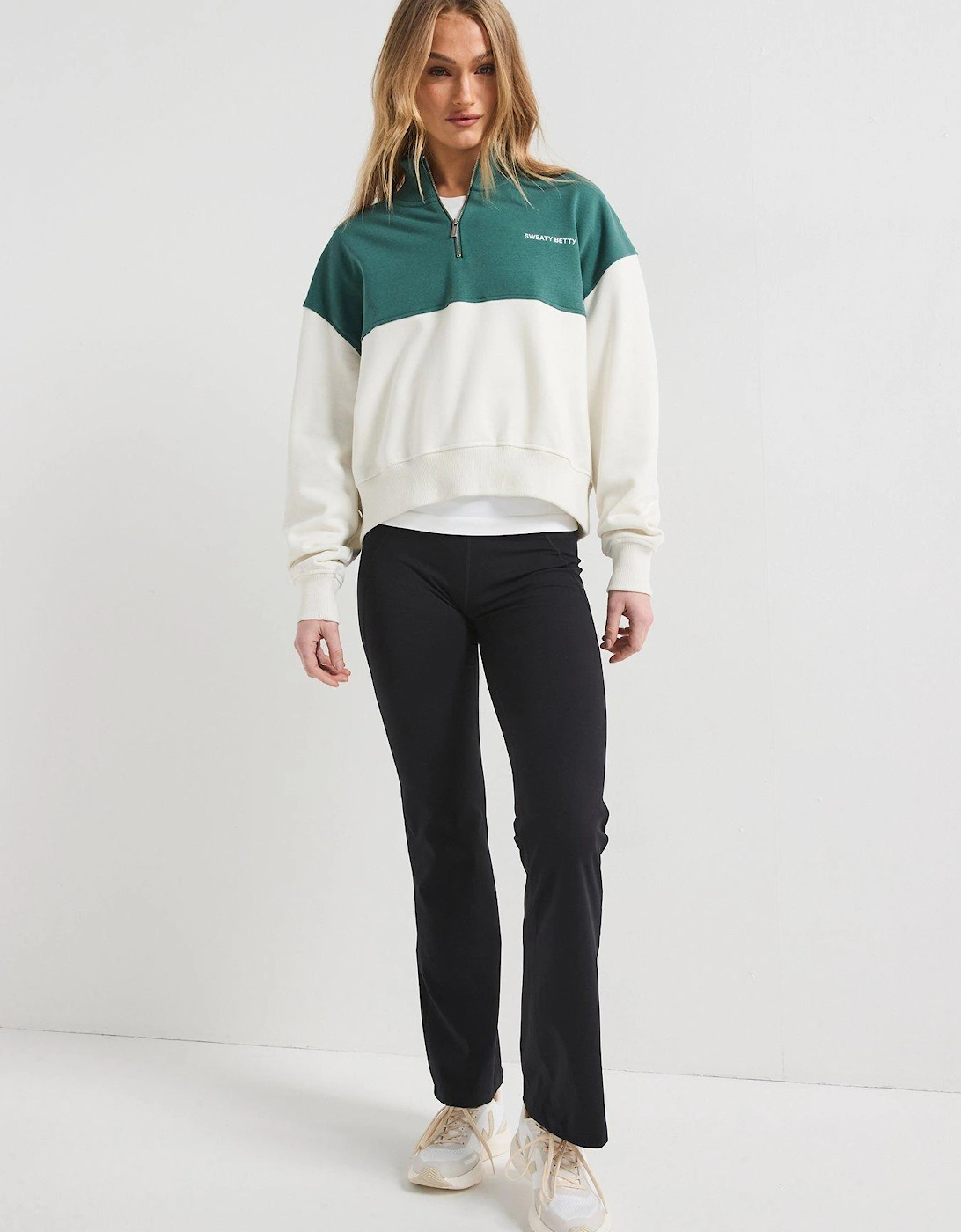 Womens Training Revive Crop Half Zip - Green