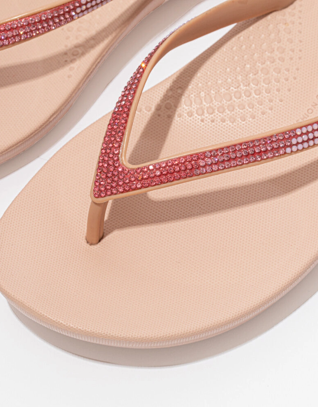 IQUSHION Womens Flip Flops Beige