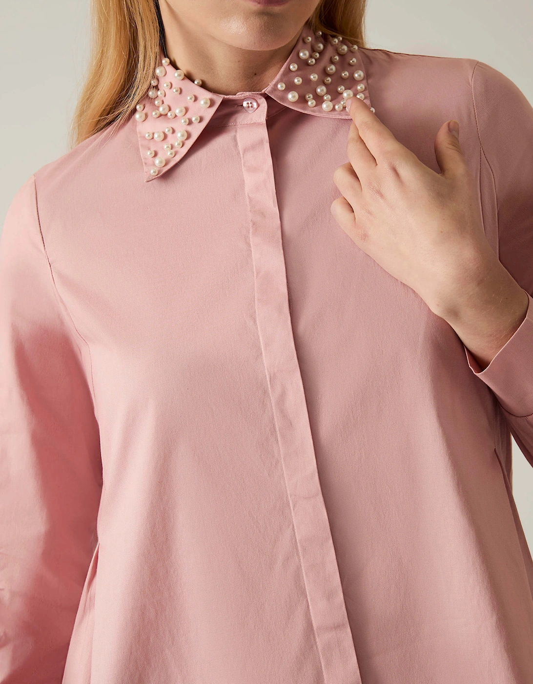 Pearl Collar Pale Pink Cotton Shirt