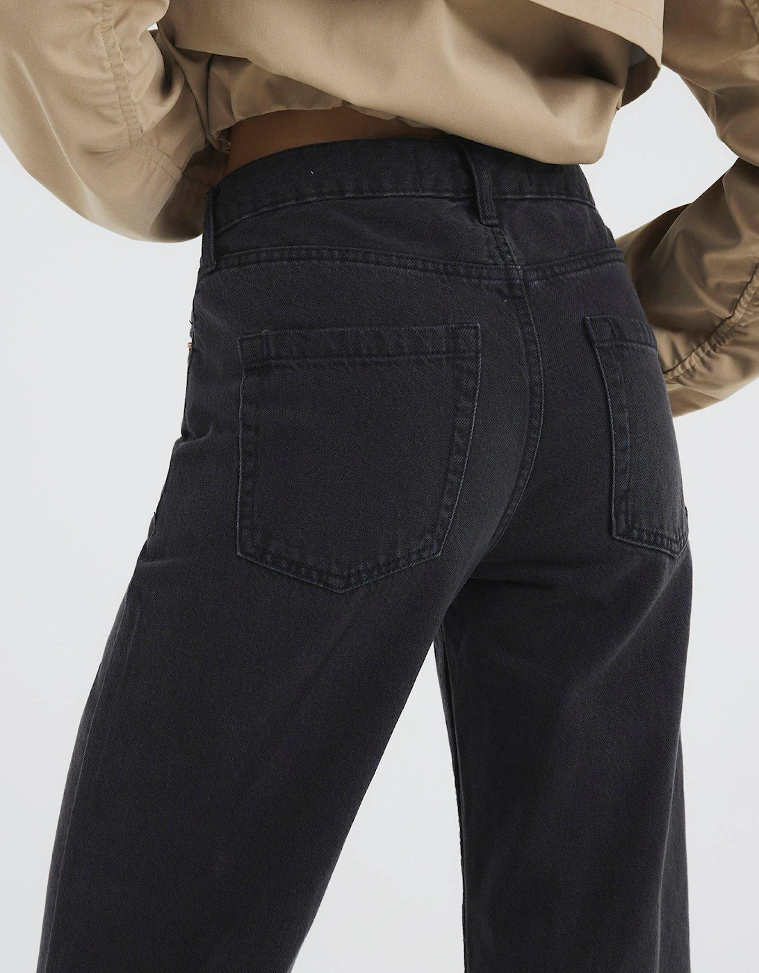 Relaxed Straight Leg Jeans - Black