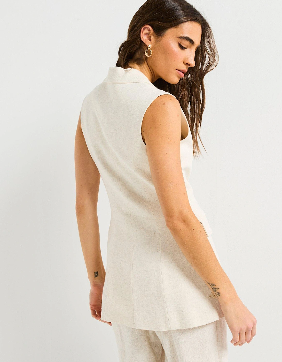 Claire Sleeveless Linen Blazer - Cream